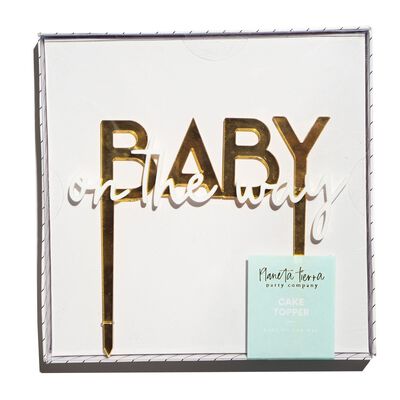 Cake topper acrílico gold y blanco Baby on the way""